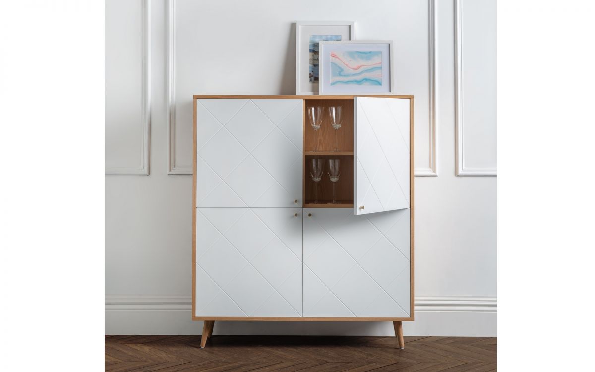 moritz-oak-4-door-cabinet-roomset